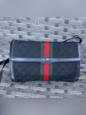 🖤 Vintage Gucci GG Canvas Web Crossbody or Clutch